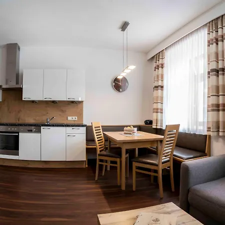 Zangerl - Kobelerhof Апартаменты *